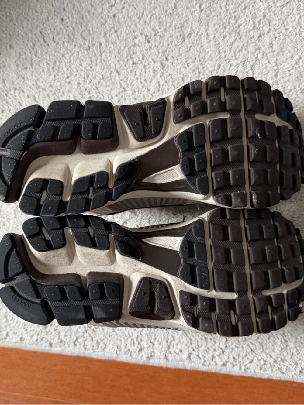 Nike Zoom Vomero 5 - Women’s - Picture 4 of 5